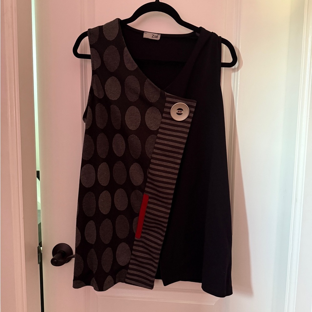 Black and Gray Patterned Women's Top